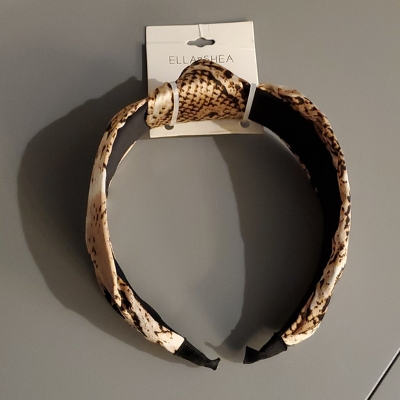 Headband 🌟Host Pick🌟 - Picture 3 of 6